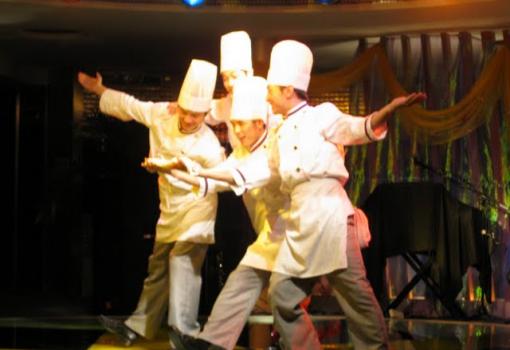 Incluso los cocineros...! (Show de la tripulación)